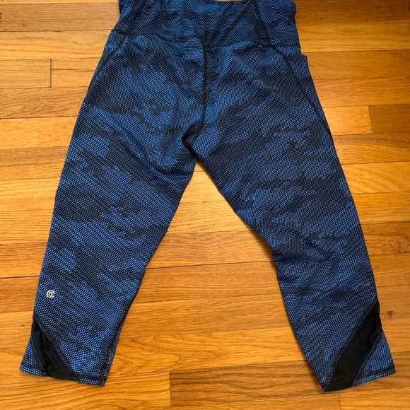 Set of 2 High Waist Capri Leggings - Picture 9 of 9